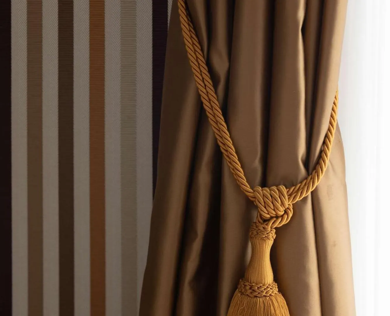 Hotel Maison Astor Paris, Curio Collection By Hilton