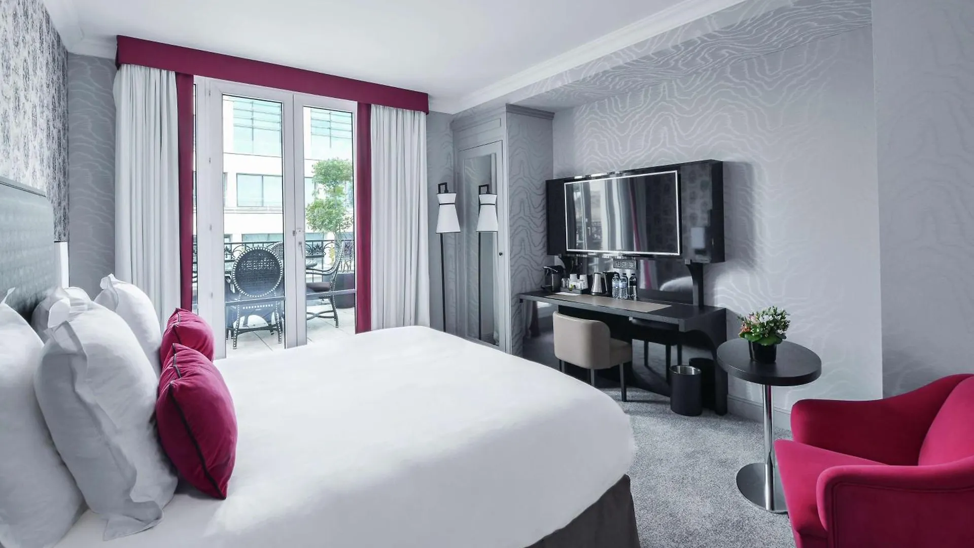 **** Hotel Maison Astor Paris, Curio Collection By Hilton France