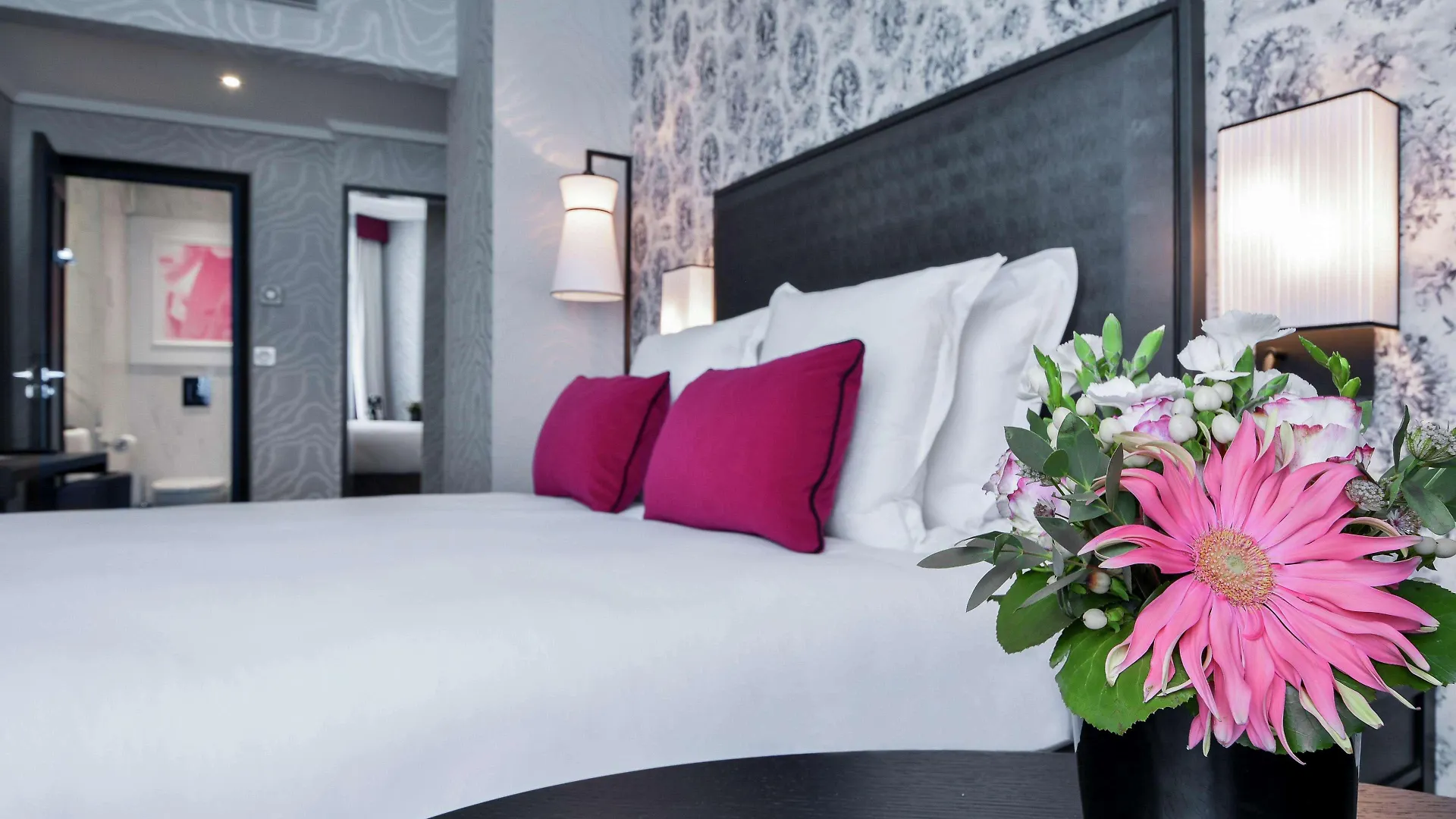 Hotel Maison Astor Paris, Curio Collection By Hilton