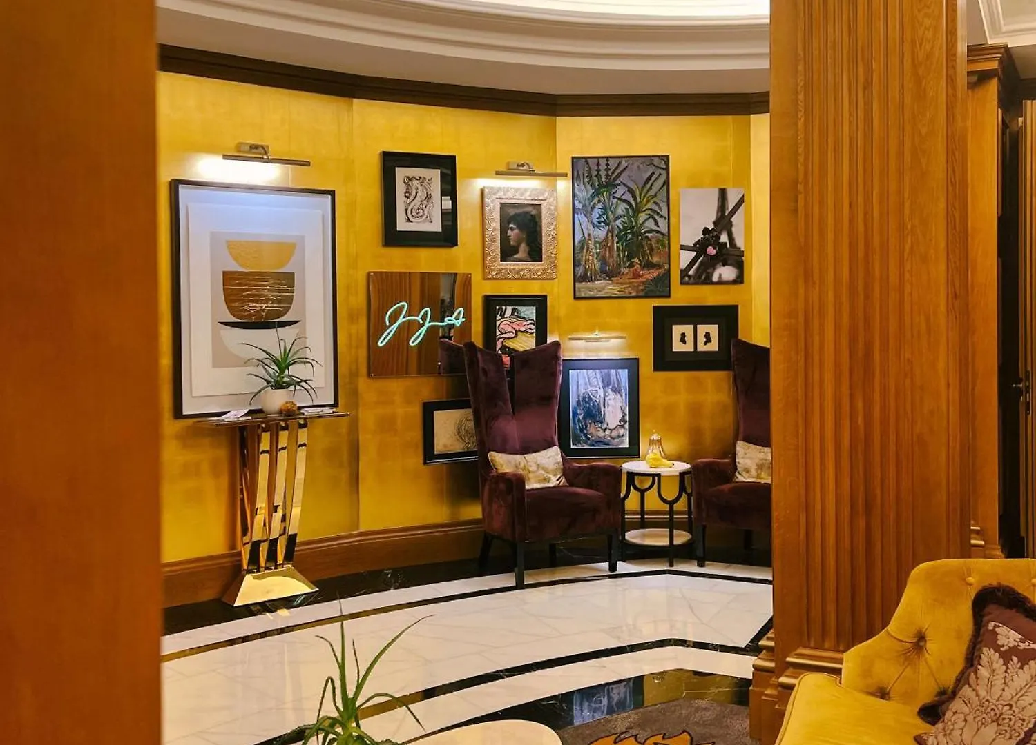 **** Hotel Maison Astor Paris, Curio Collection By Hilton France