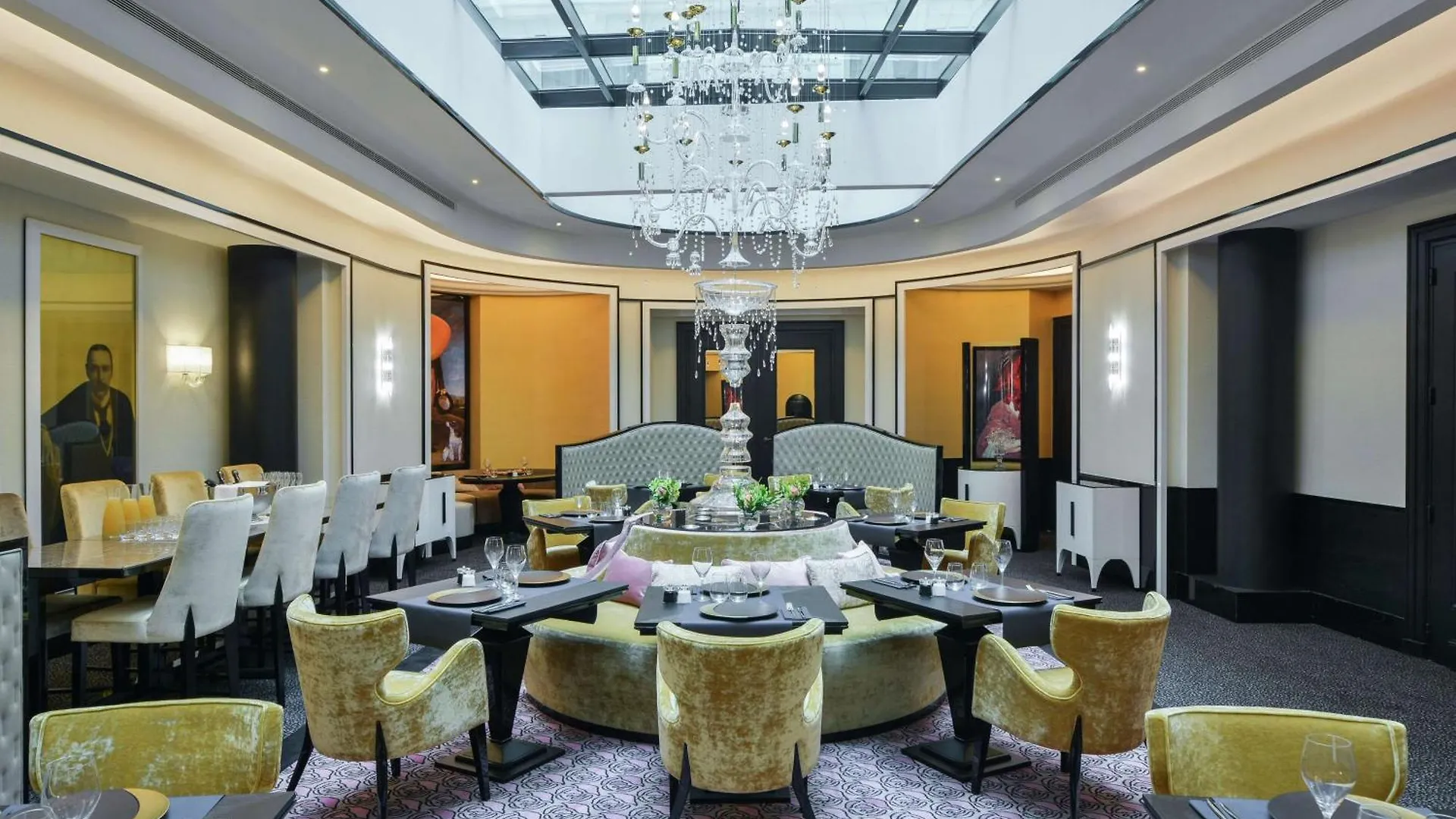 Hotel Maison Astor Paris, Curio Collection By Hilton