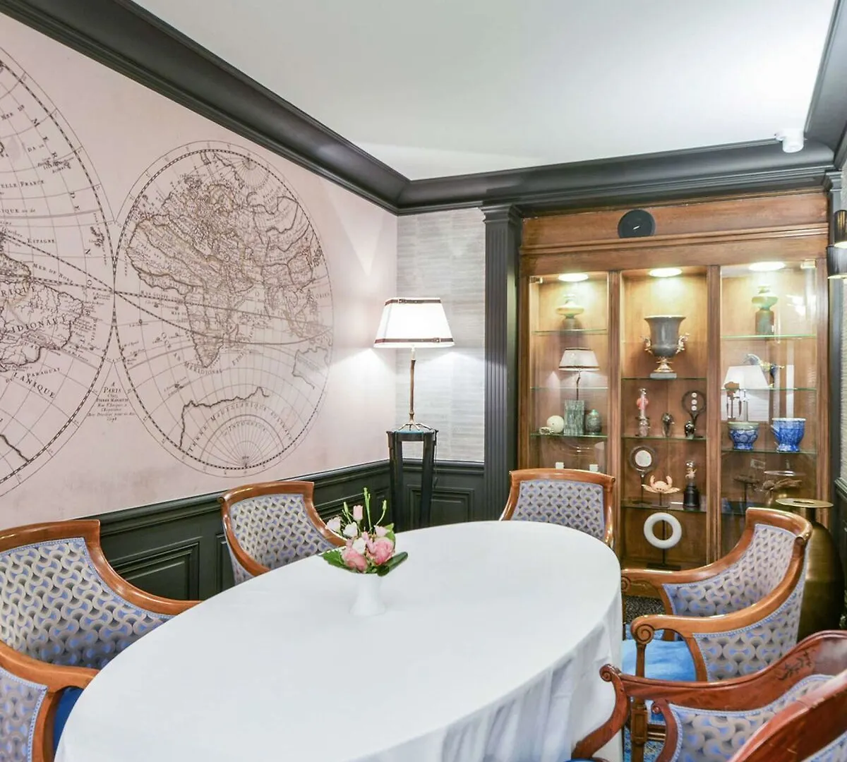 **** Hotel Maison Astor Paris, Curio Collection By Hilton France